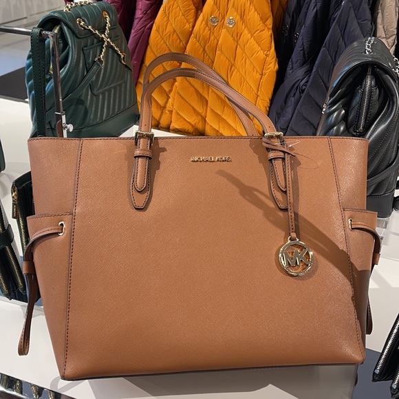 Michael Kors Gilly Travel Large Drawstring Tote - Picture 11 of 16